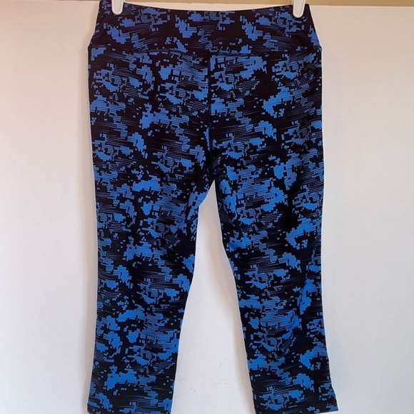 Reebok Blue/ Black Athletic Running Capri Leggings Women’s size Medium - Picture 5 of 8
